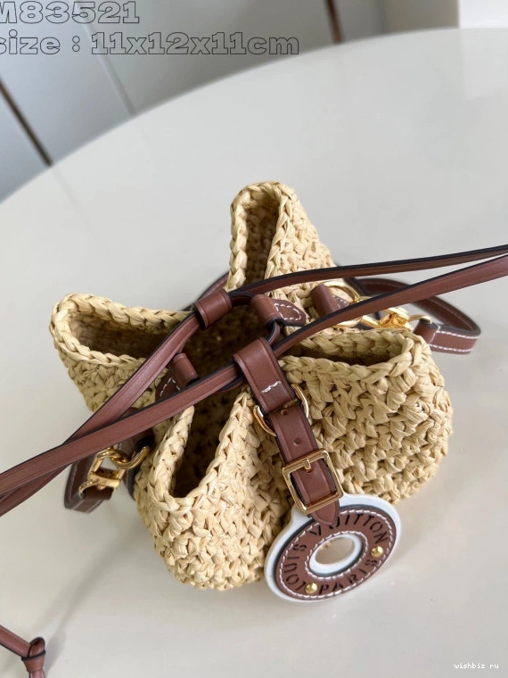 WIS VUITTON PURSE LOUIS NOÉ 1025